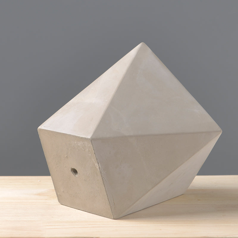 Macetero Cemento Triangular 650